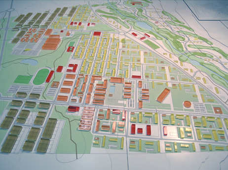 Maquetas: Centro comercial, pavilho multiusos e arranjo paisagstico. Leiria (figura 4)